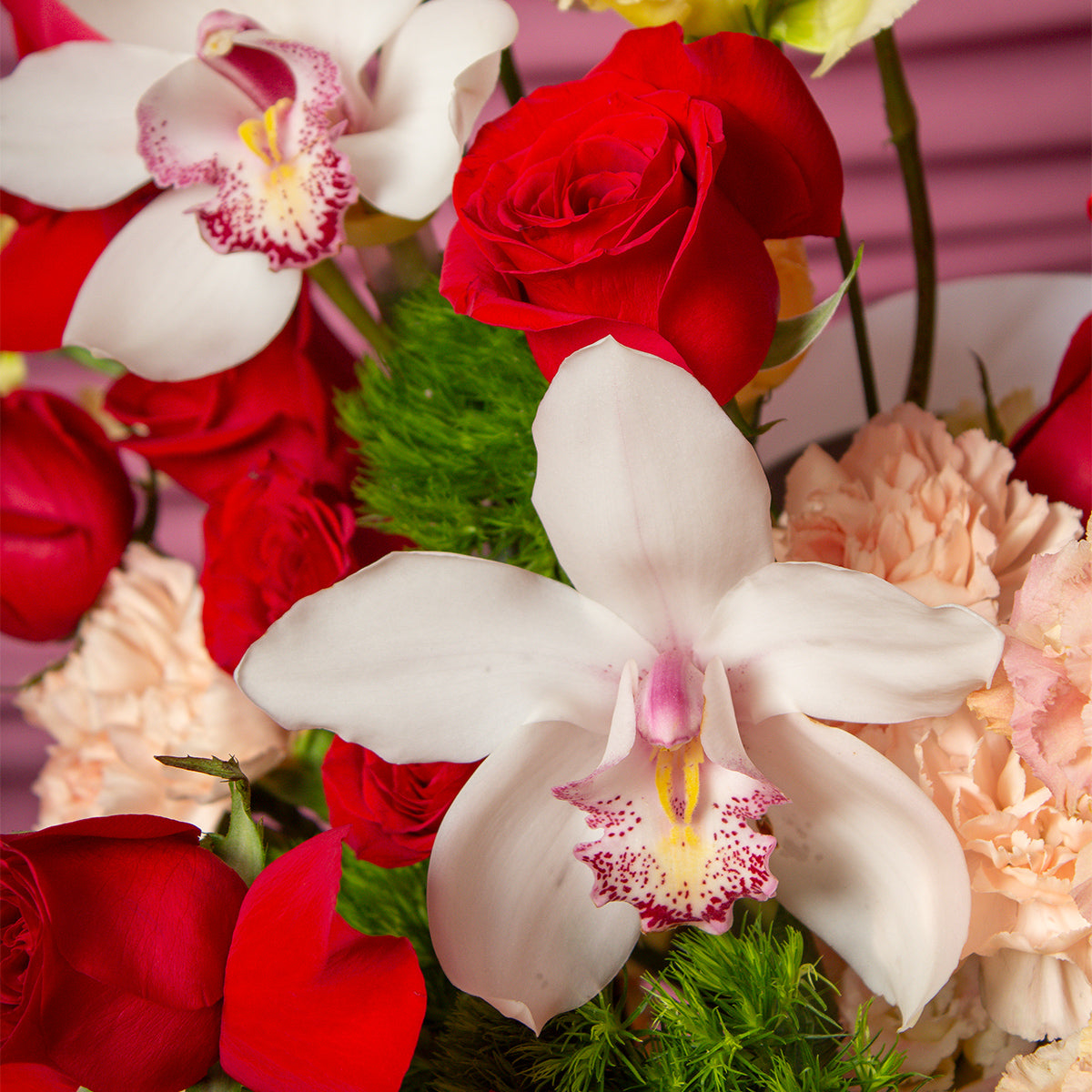 Flowerbox 24 rosas + flores finas