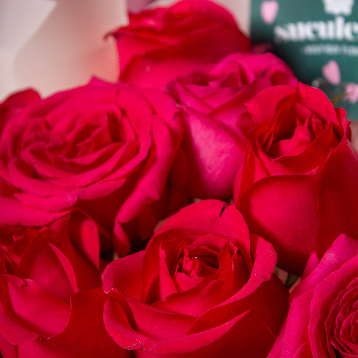 Flowerbox corazón 24 rosas