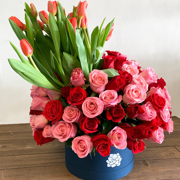 Flowerbox 100 rosas y tulipanes
